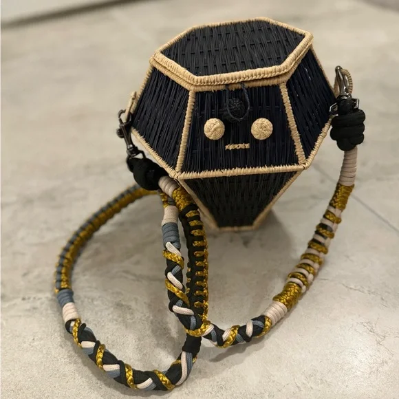 Min and Mon Iraca diamond crossbody bag - Picture 1 of 4